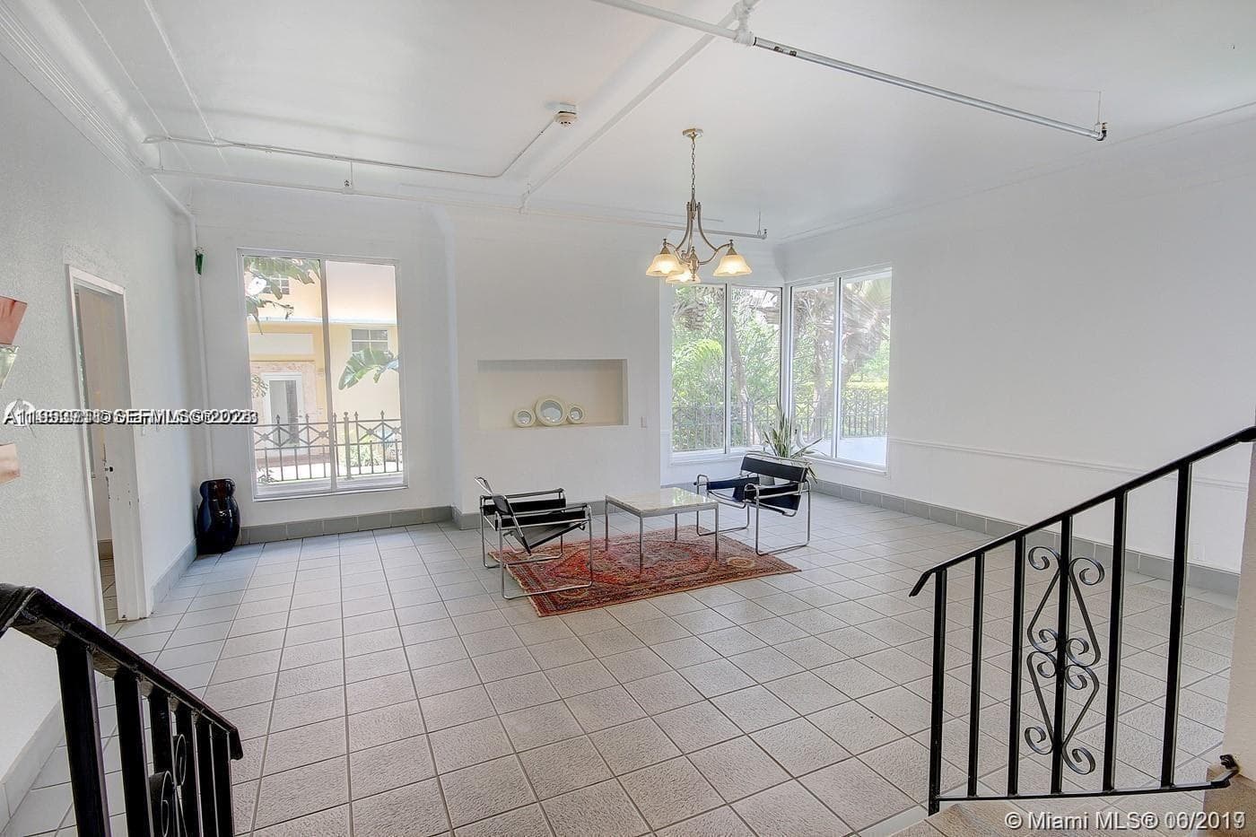 A11953711 — Miami Beach — 4