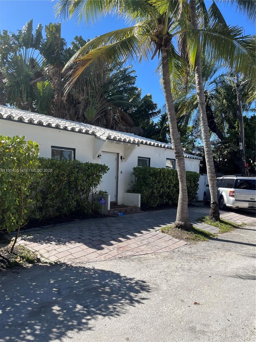 A11954051 — Miami Beach