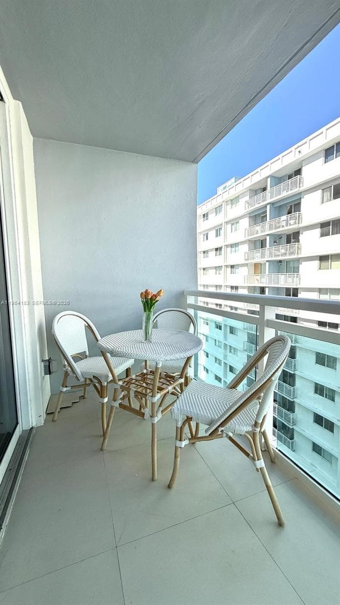 A11954183 — Miami Beach — 14