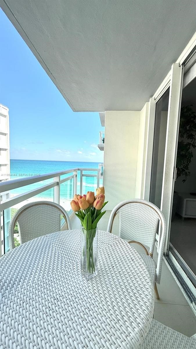 A11954183 — Miami Beach — 15