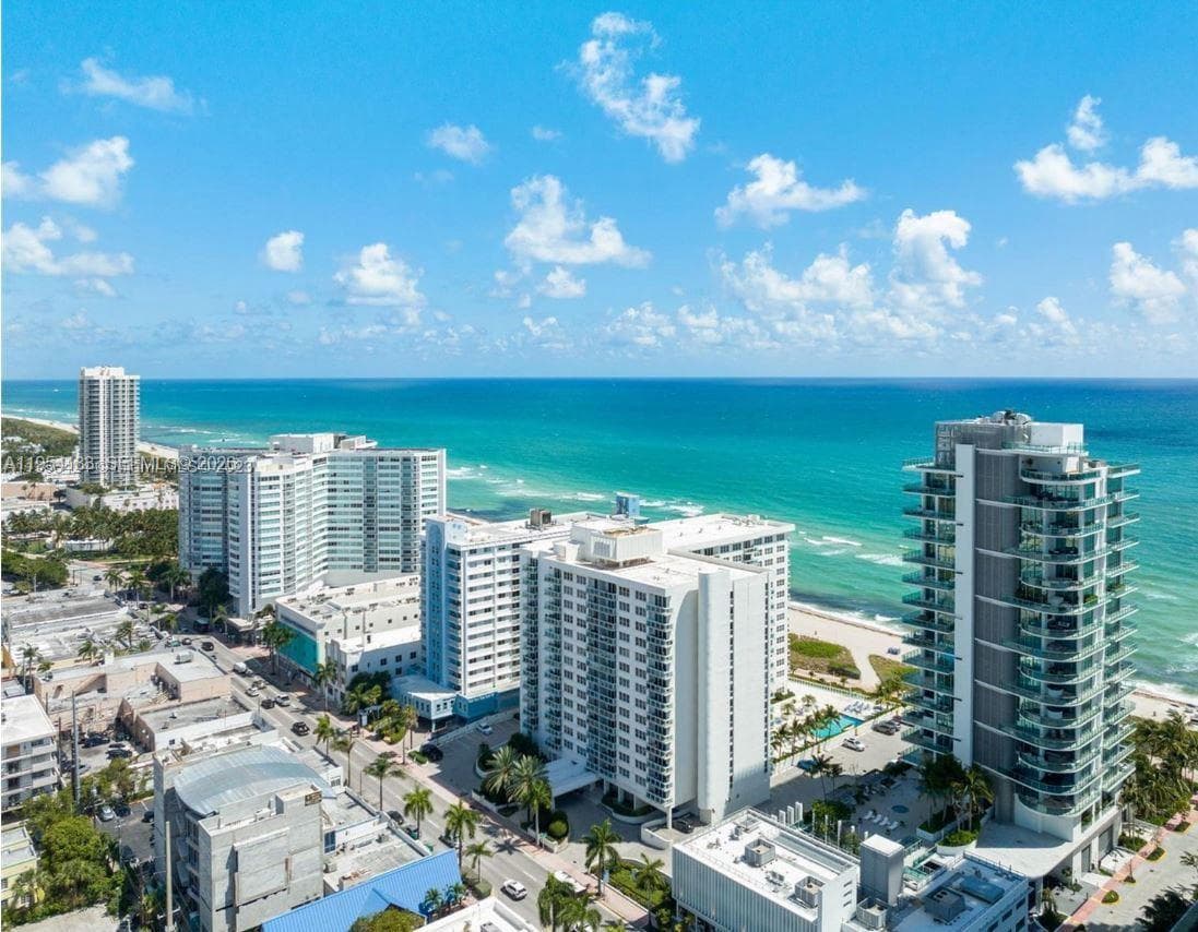 A11954183 — Miami Beach — 19