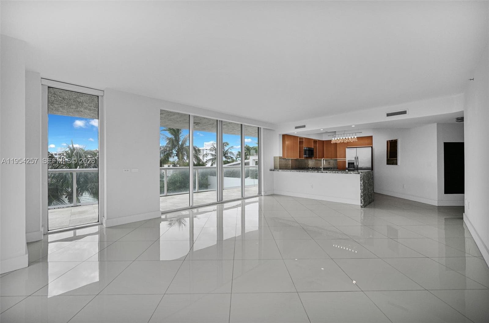 A11954257 — Miami Beach — 3