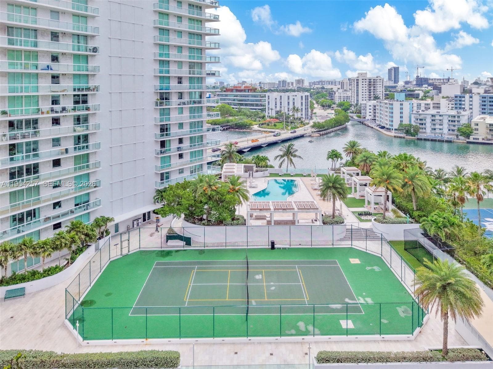 A11954257 — Miami Beach — 30