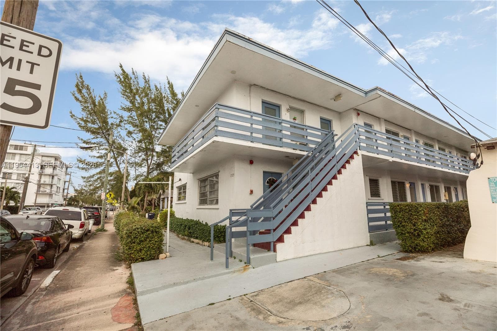 A11954413 — Miami Beach — 9