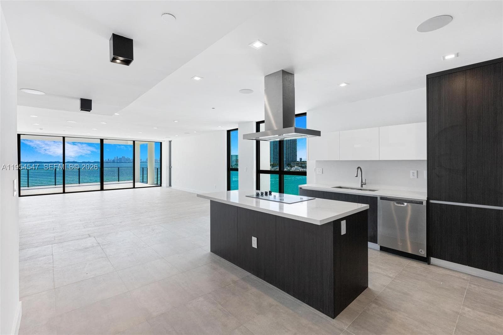 A11954547 — Miami Beach — 6