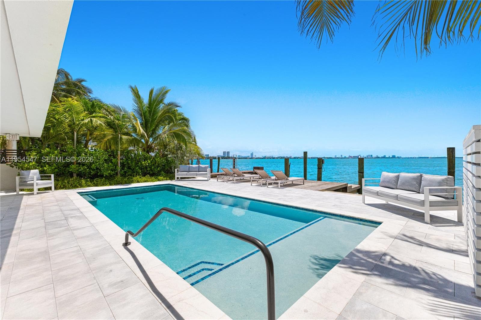 A11954547 — Miami Beach — 20