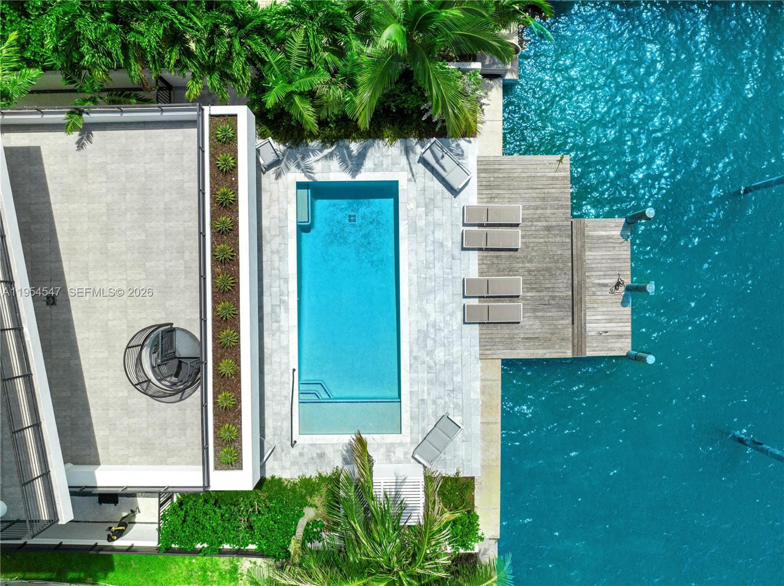 A11954547 — Miami Beach — 8