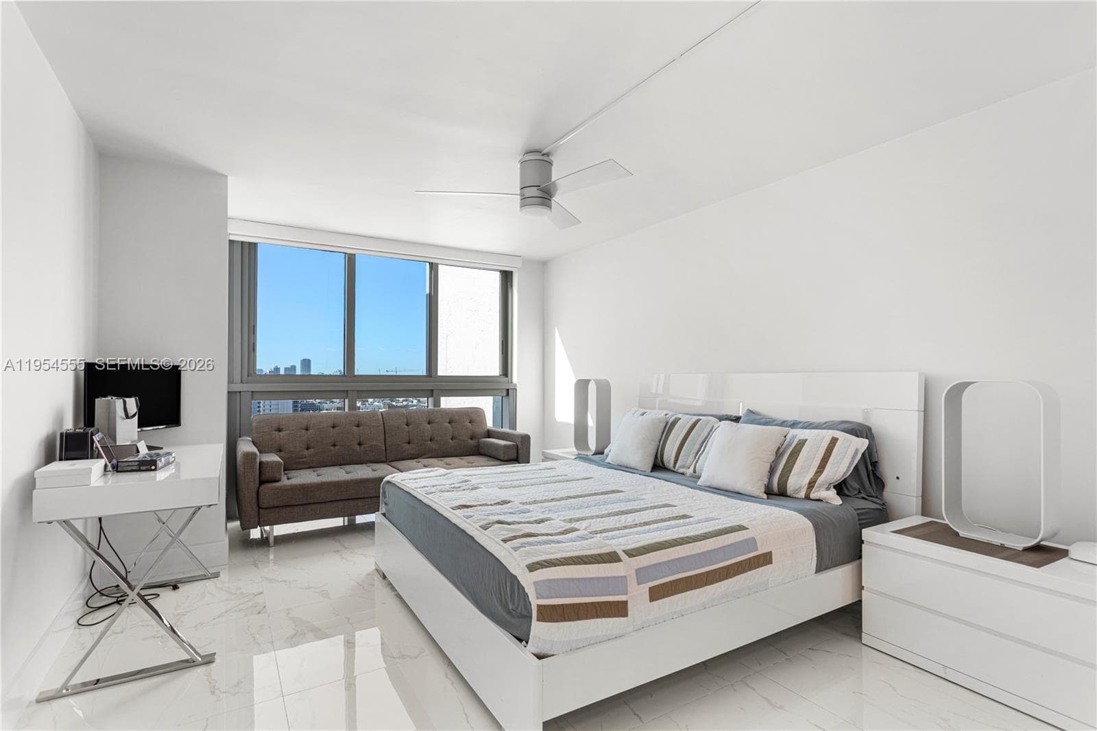 A11954555 — Miami Beach — 23