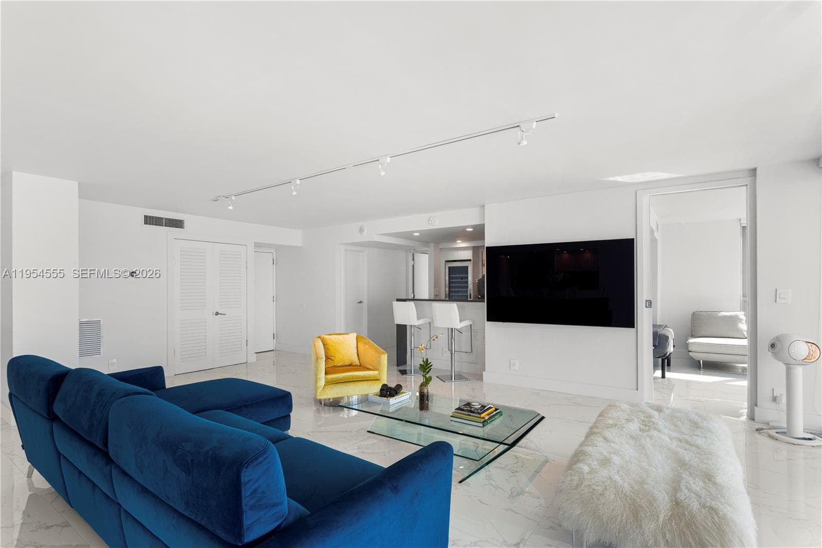 A11954555 — Miami Beach — 6