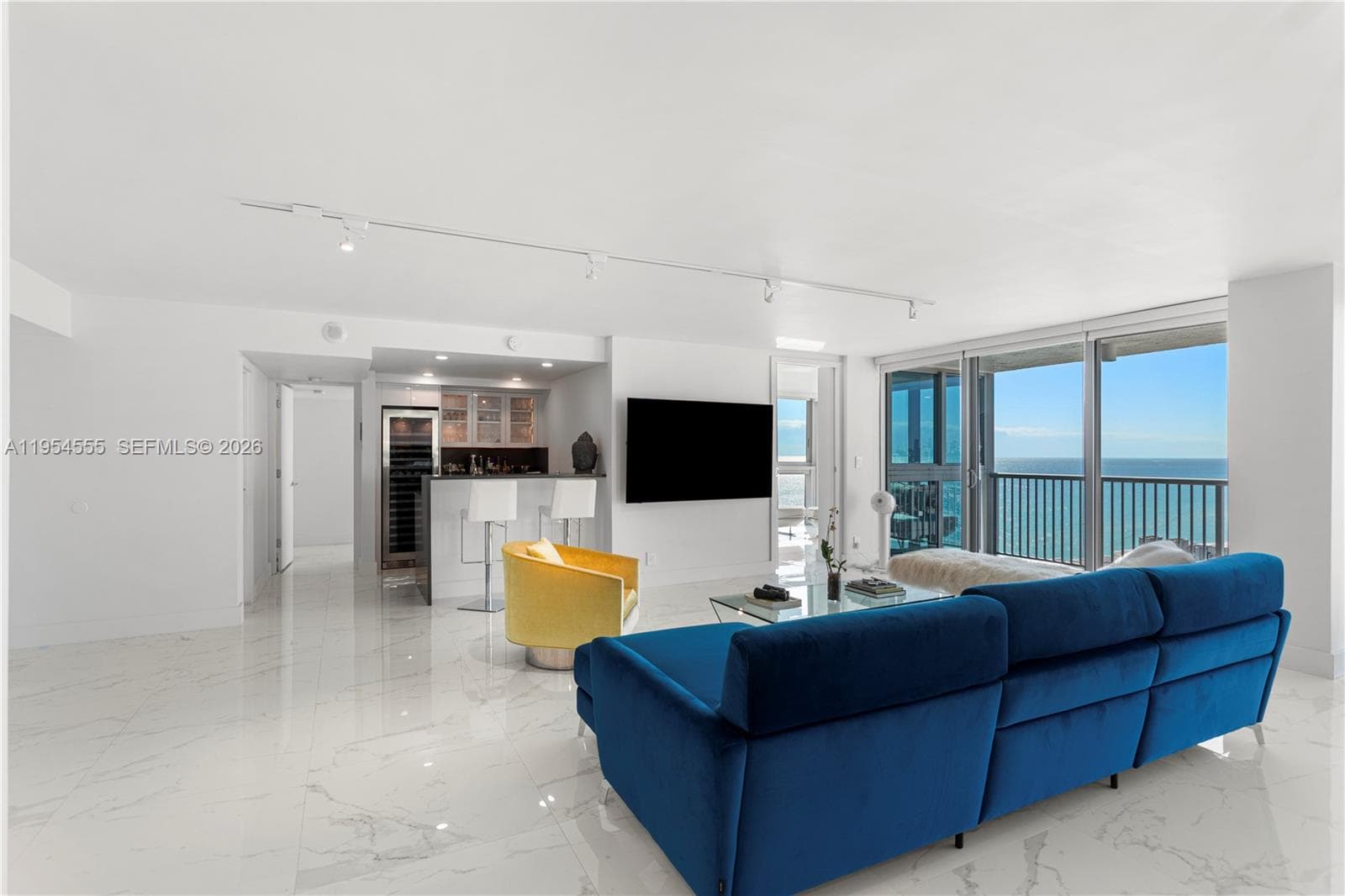 A11954555 — Miami Beach — 3