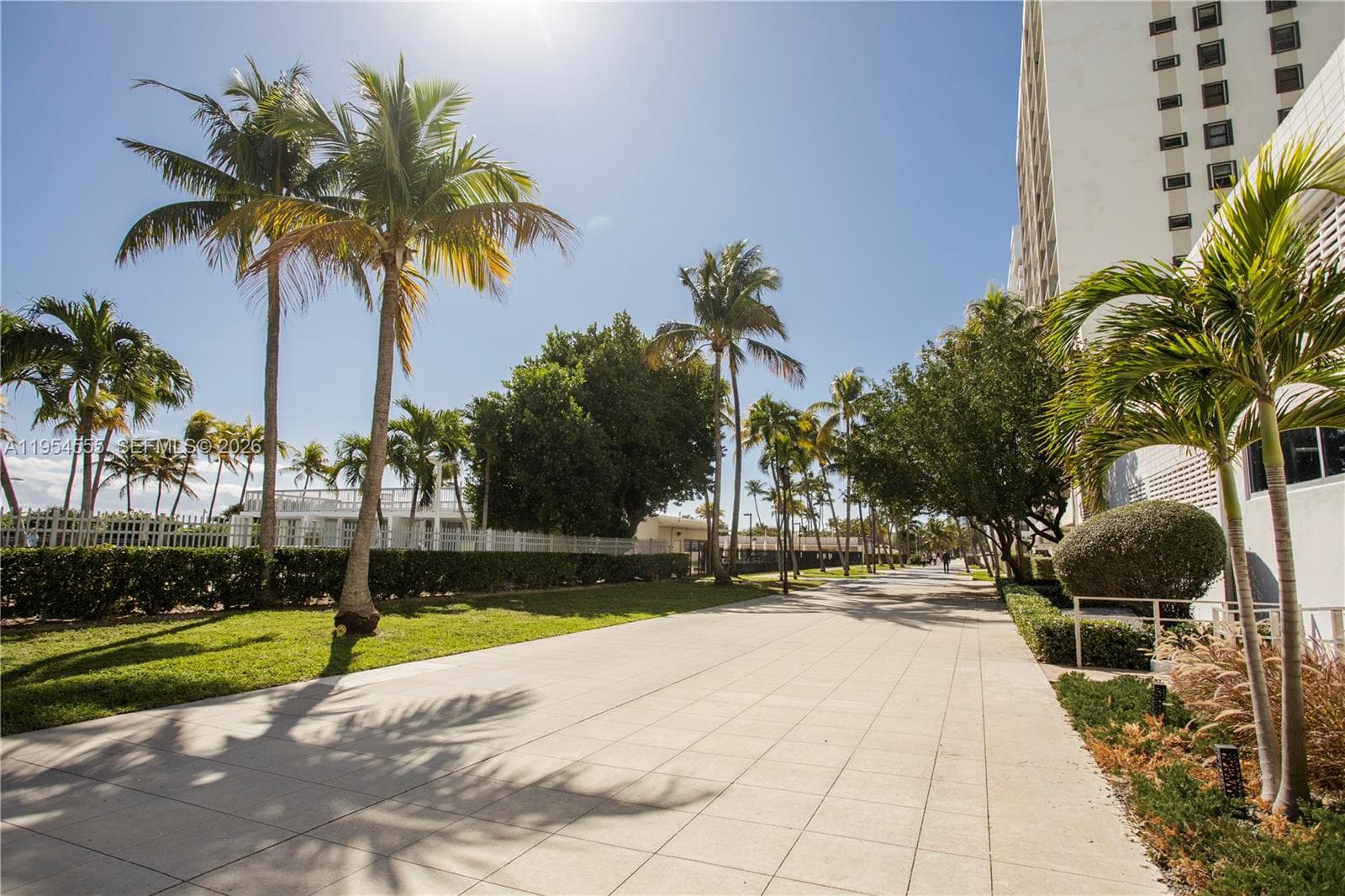 A11954555 — Miami Beach — 36