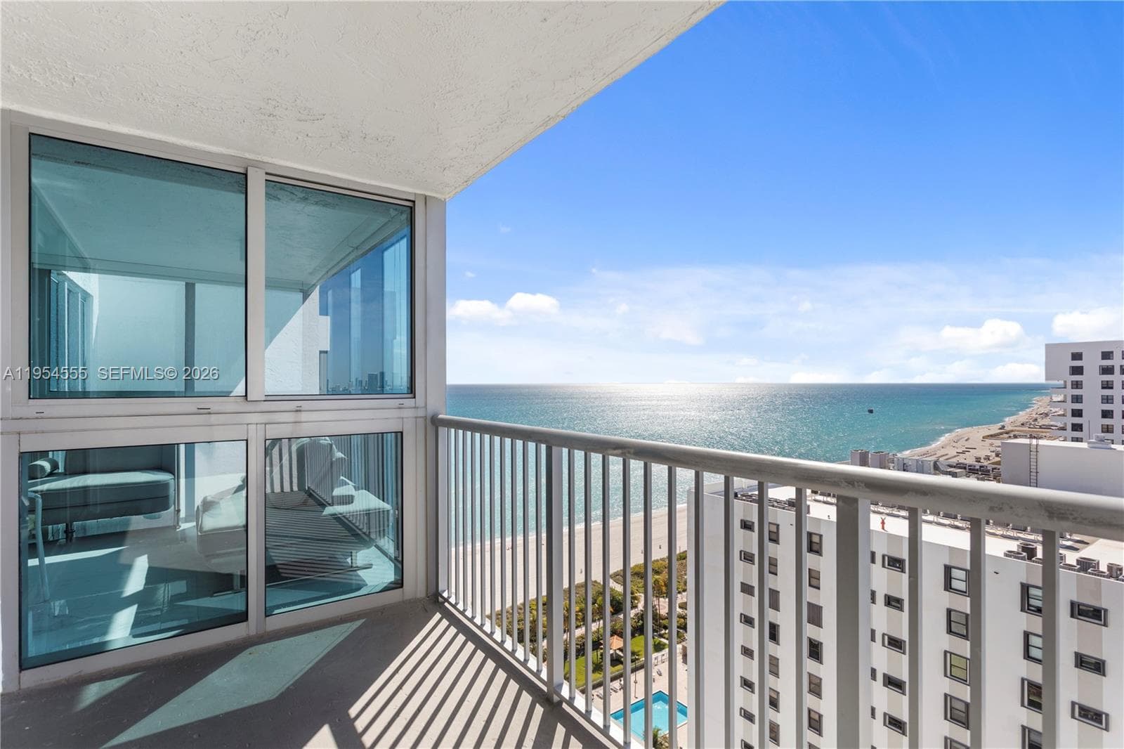A11954555 — Miami Beach