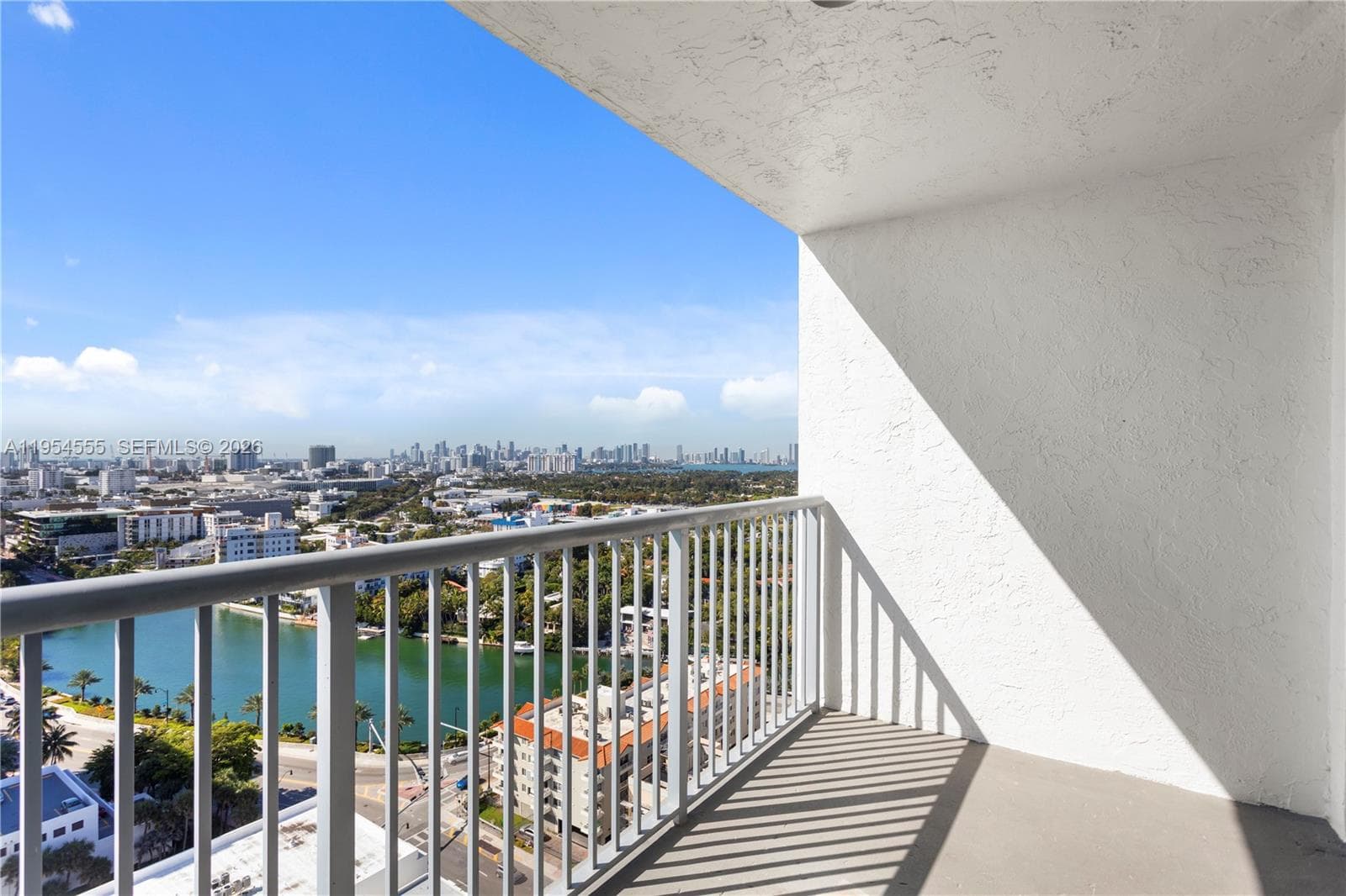 A11954555 — Miami Beach — 28