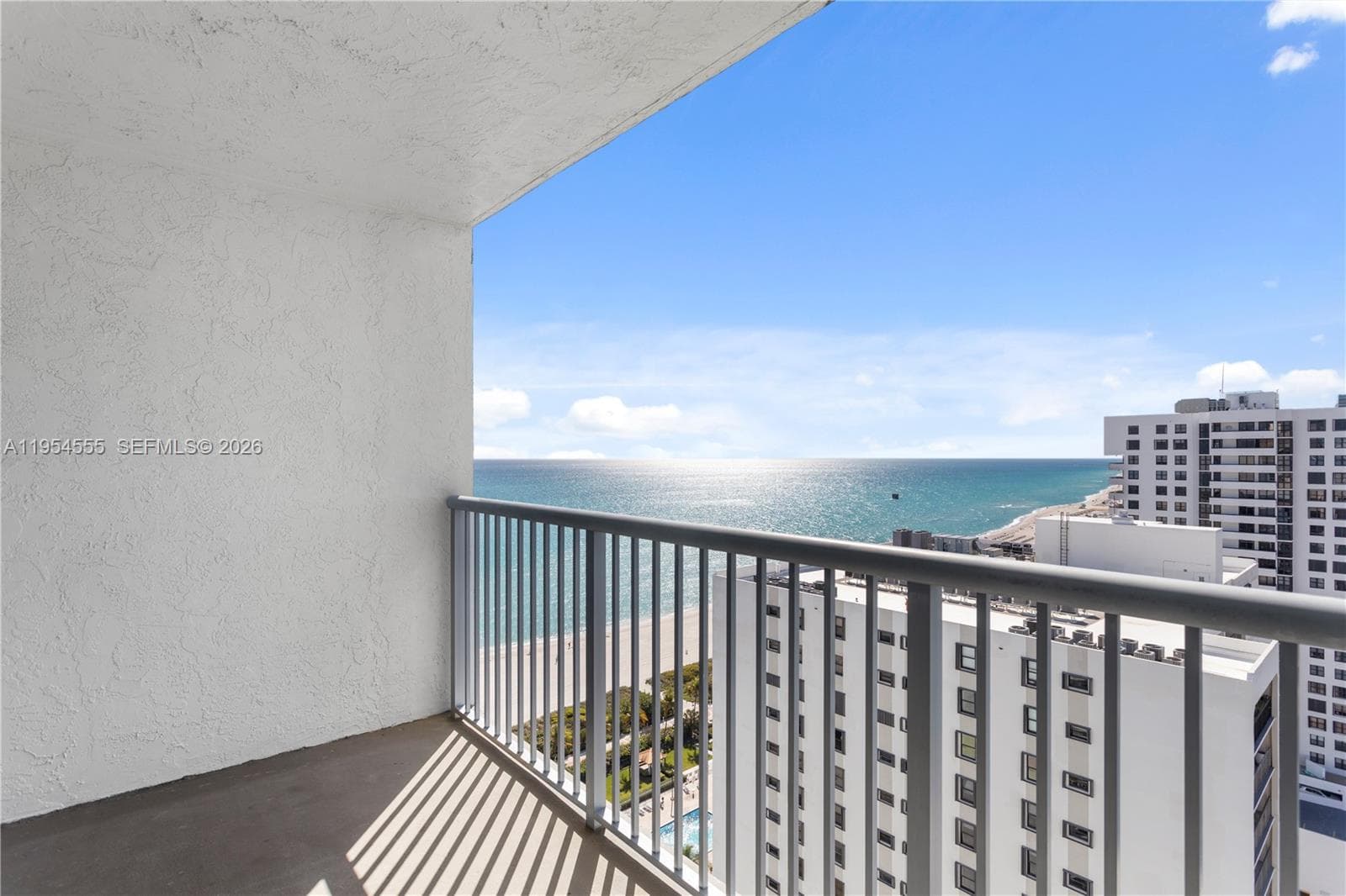 A11954555 — Miami Beach — 29