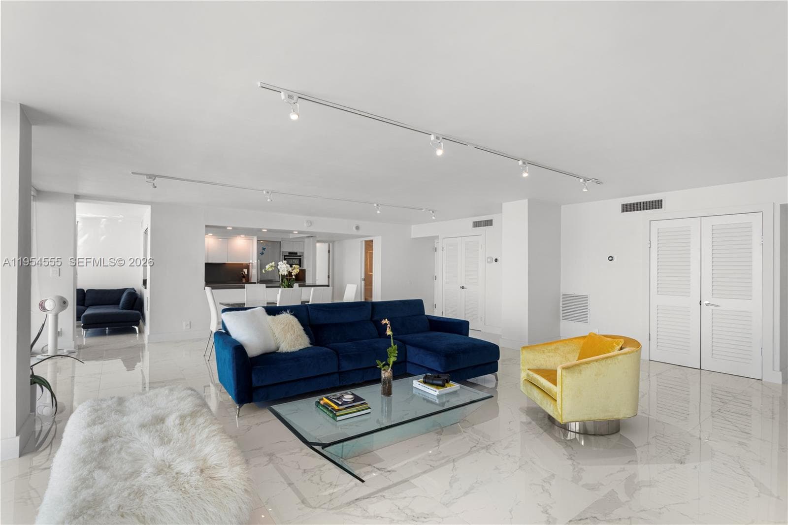 A11954555 — Miami Beach — 4
