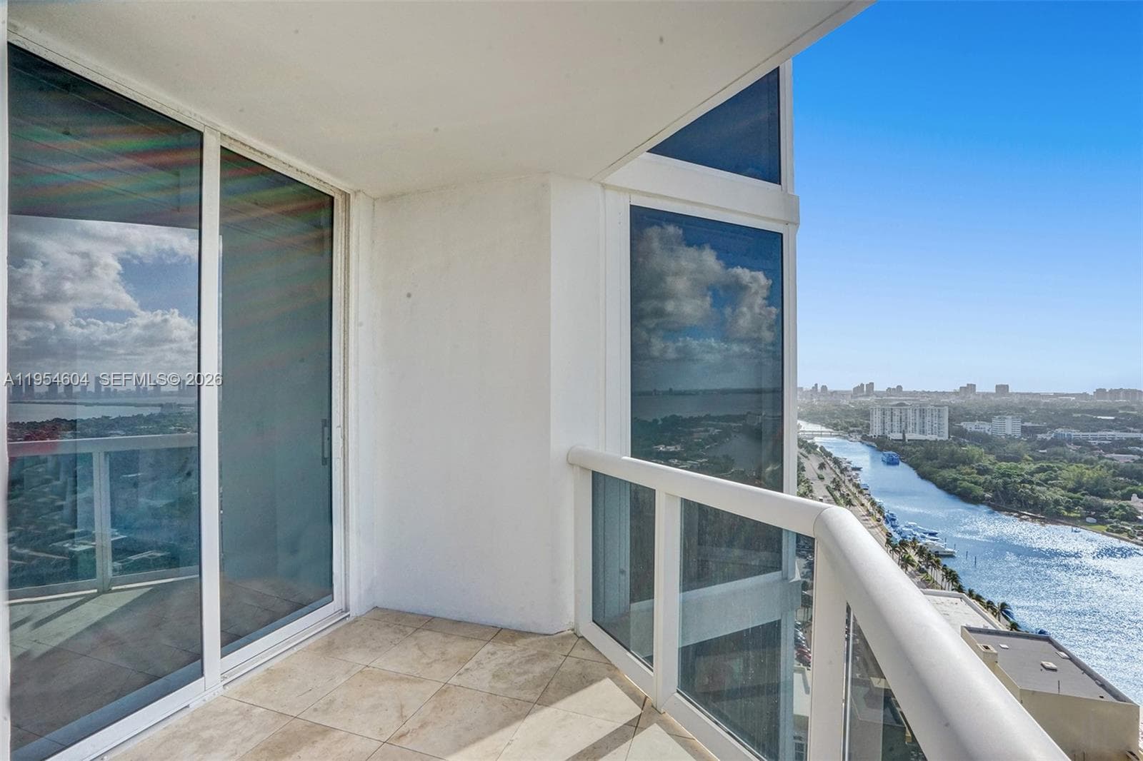 A11954604 — Miami Beach — 17