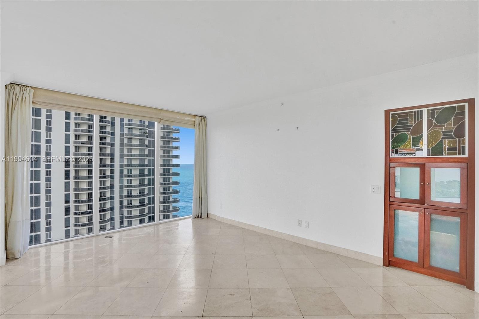 A11954604 — Miami Beach — 19