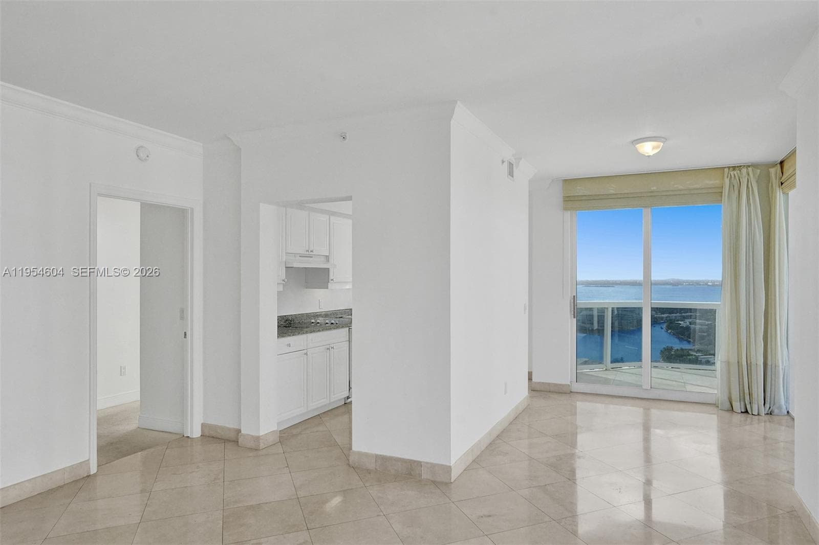 A11954604 — Miami Beach — 21