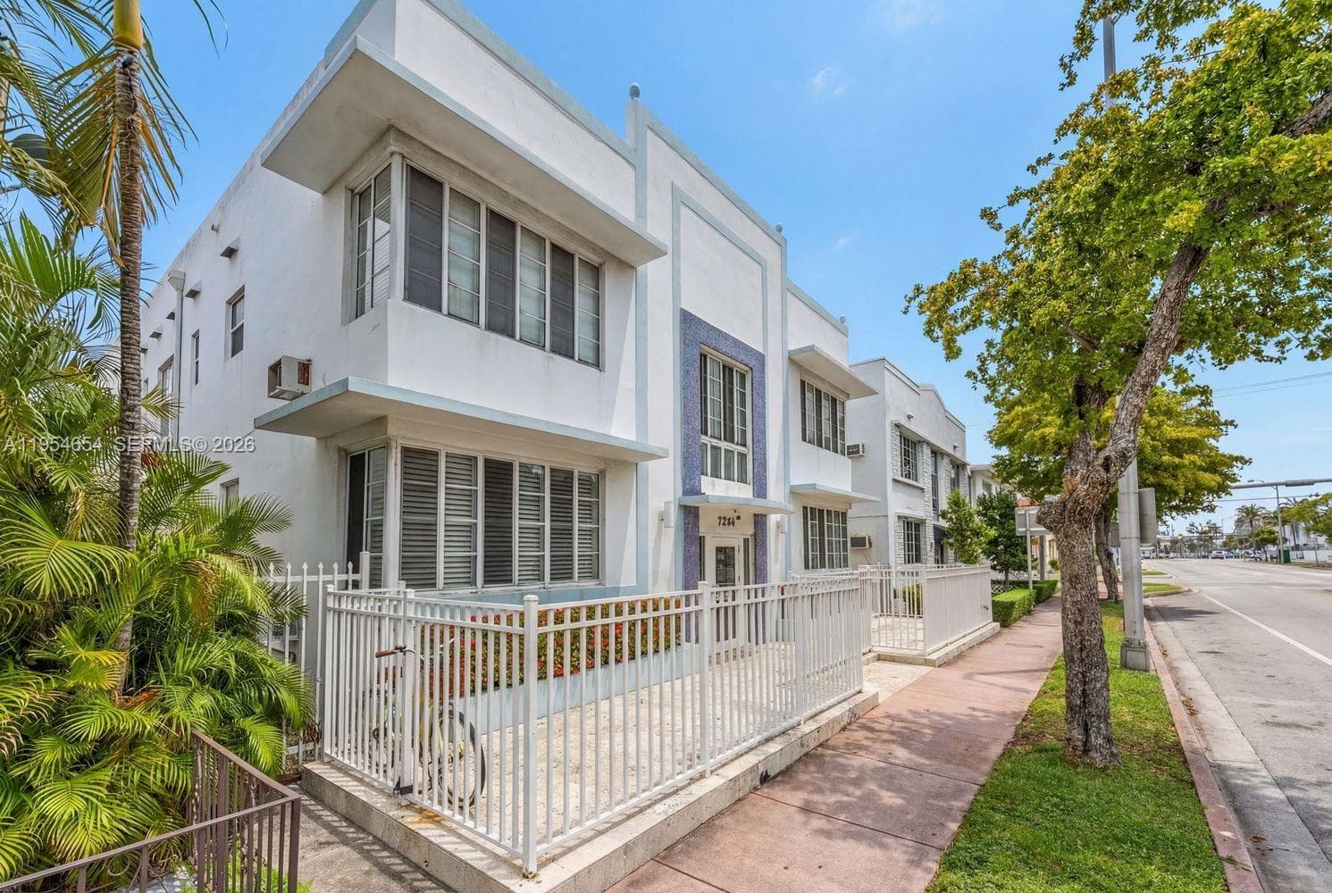 A11954654 — Miami Beach