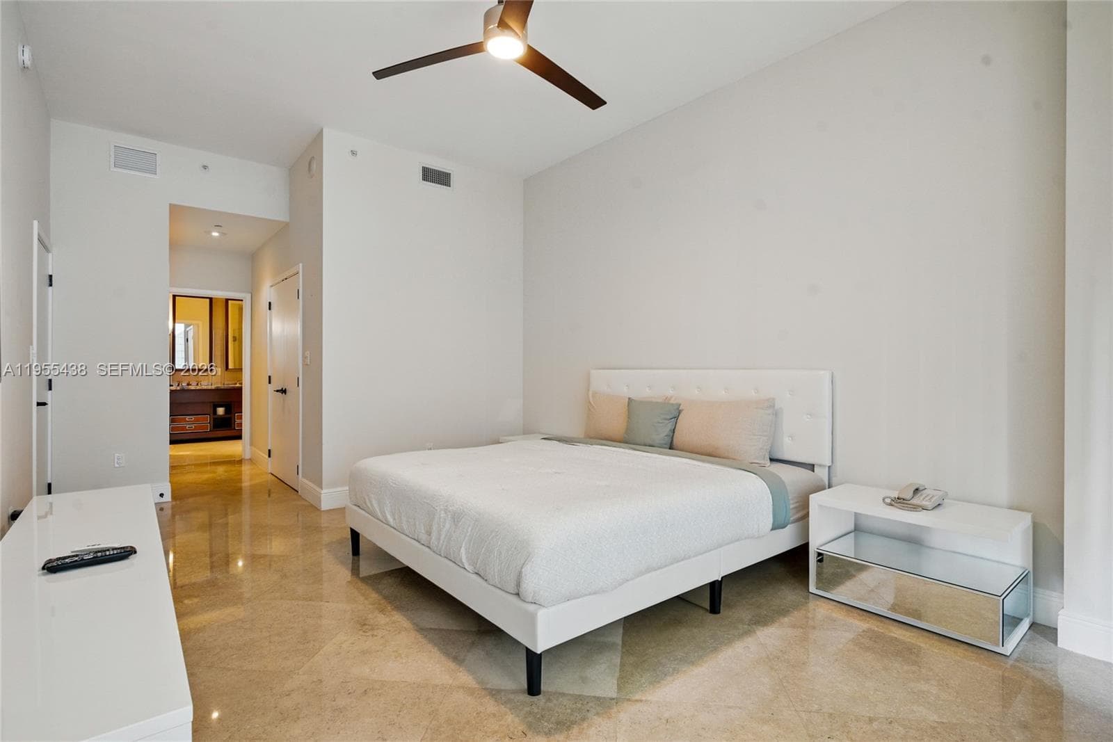 A11955438 — Miami Beach — 24