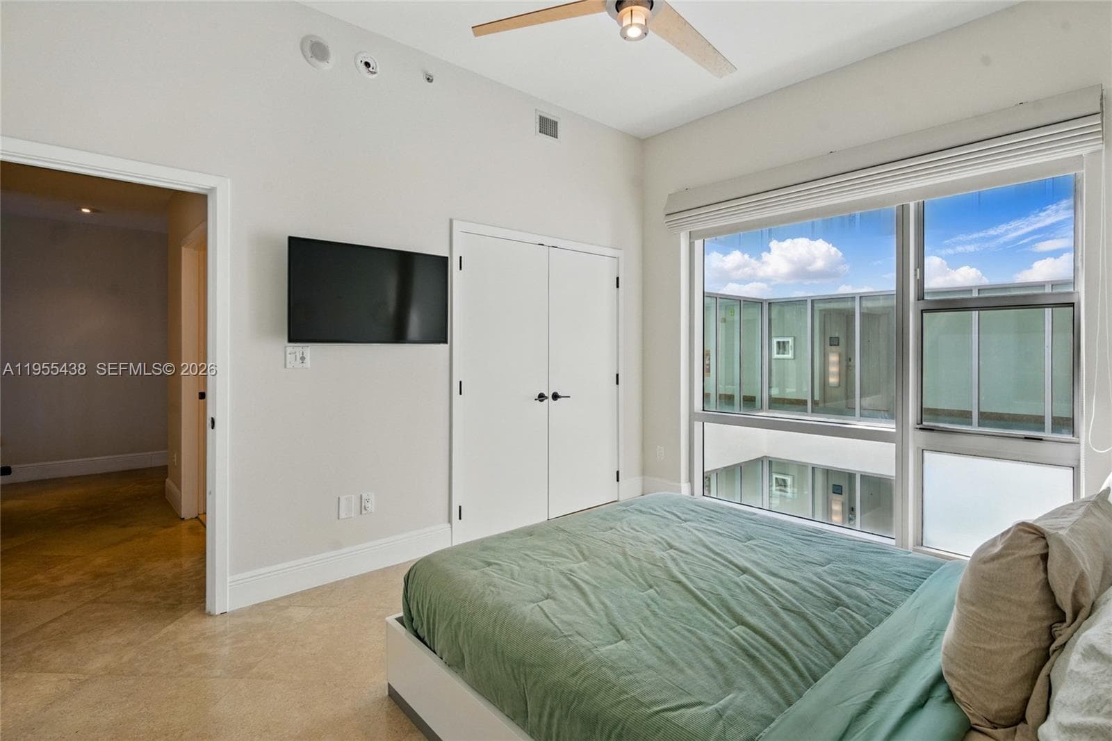 A11955438 — Miami Beach — 30