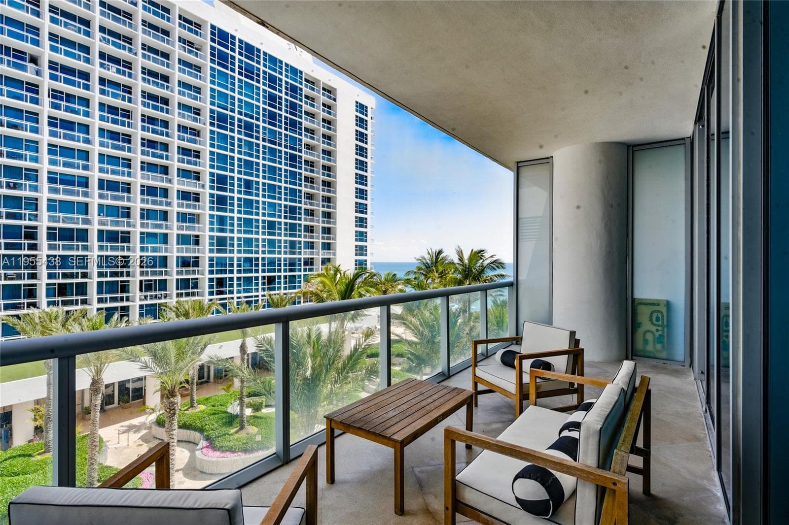 A11955438 — Miami Beach — 35