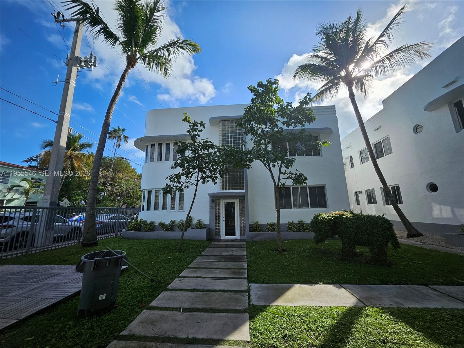 A11955546 — Miami Beach — 33