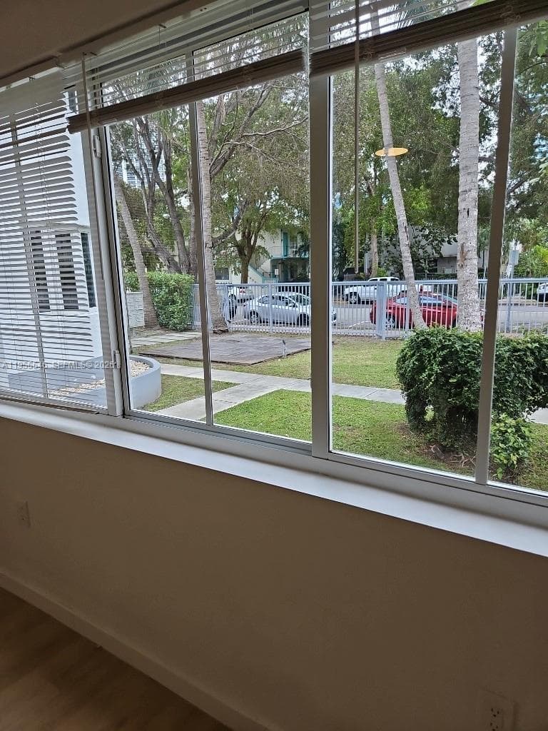 A11955546 — Miami Beach — 18