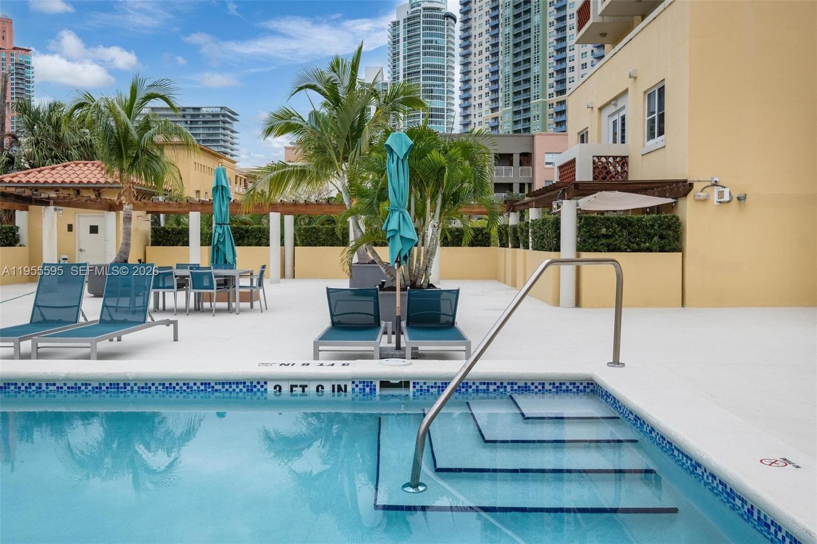 A11955595 — Miami Beach — 40