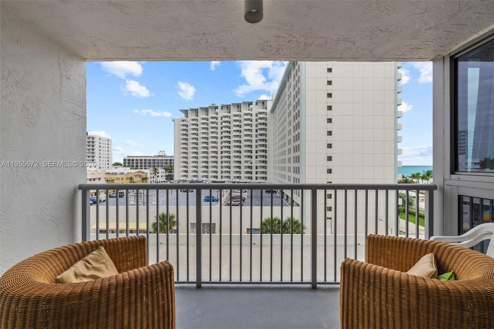 A11955672 — Miami Beach — 11