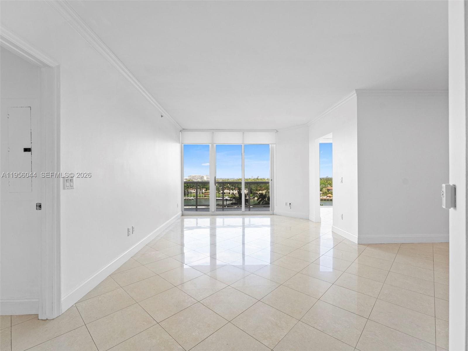 A11956044 — Miami Beach — 2