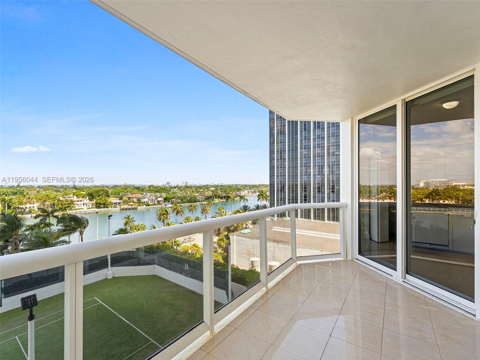 A11956044 — Miami Beach — 24