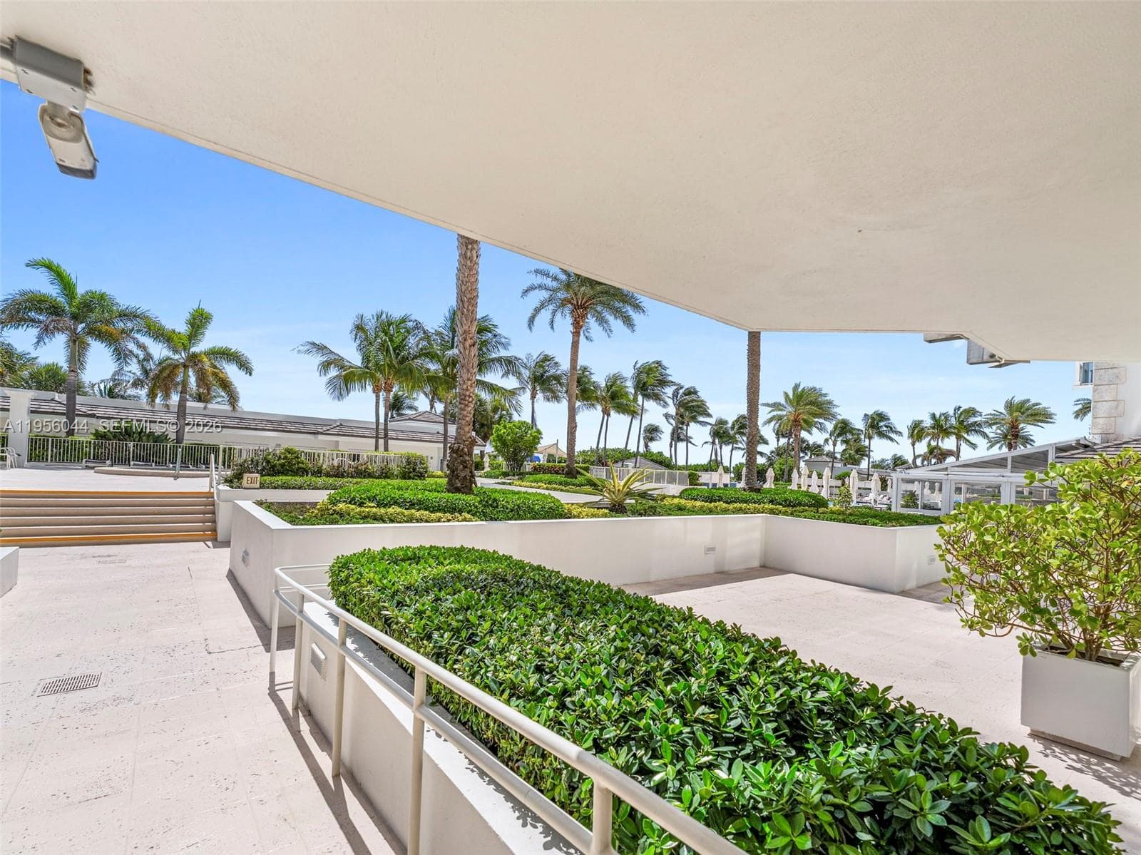 A11956044 — Miami Beach — 38