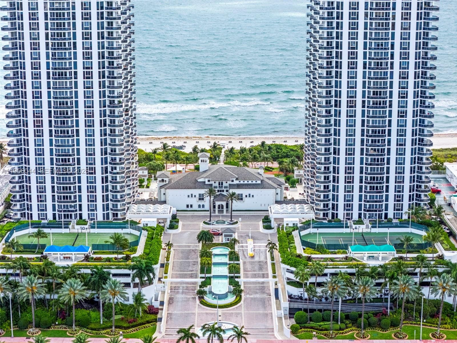 A11956044 — Miami Beach — 54
