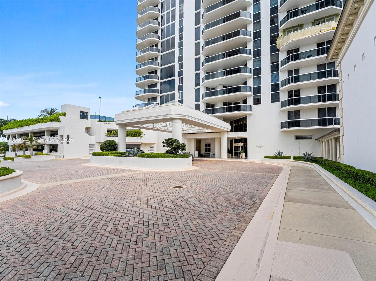 A11956044 — Miami Beach — 29