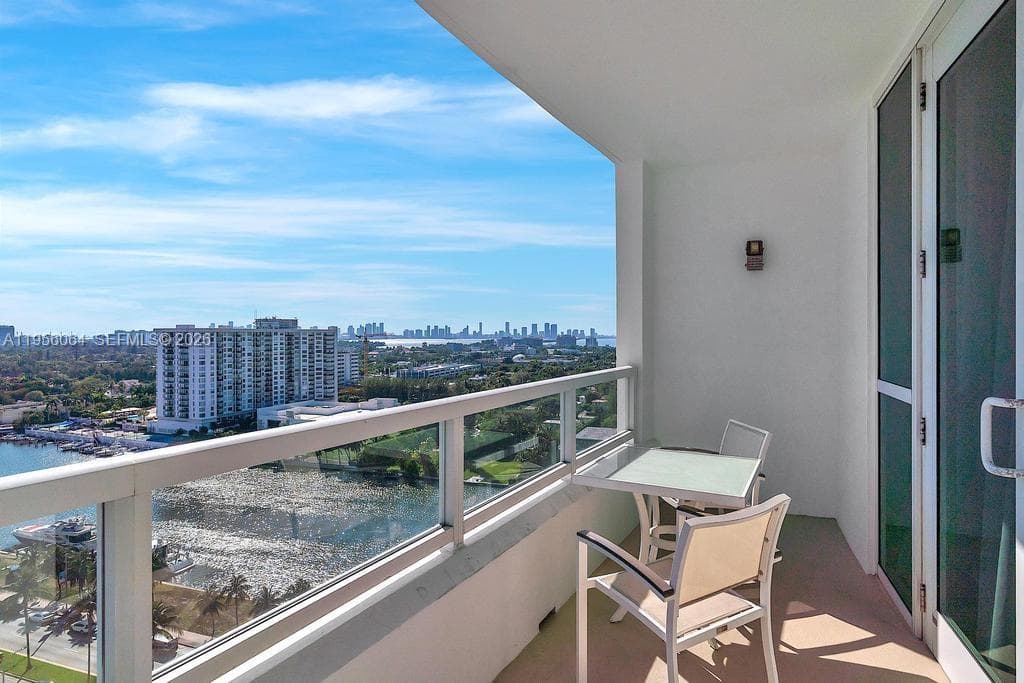 A11956064 — Miami Beach — 26