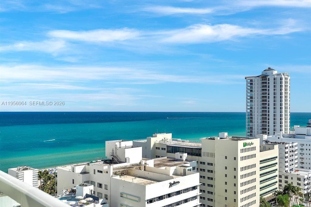 A11956064 — Miami Beach — 28