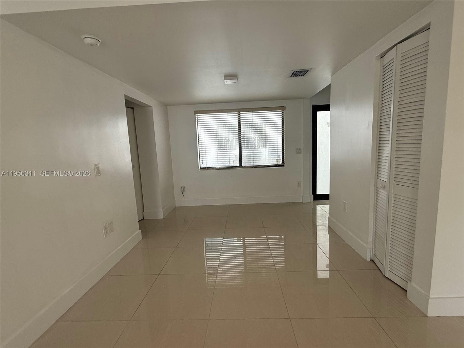 A11956311 — Miami Beach — 27