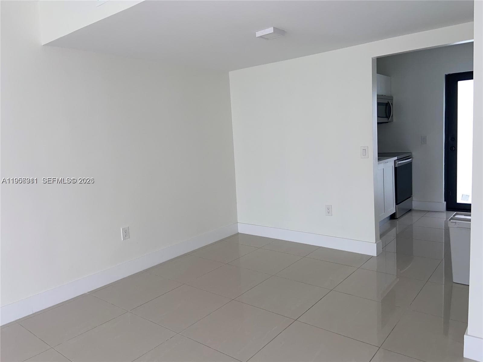 A11956311 — Miami Beach — 13