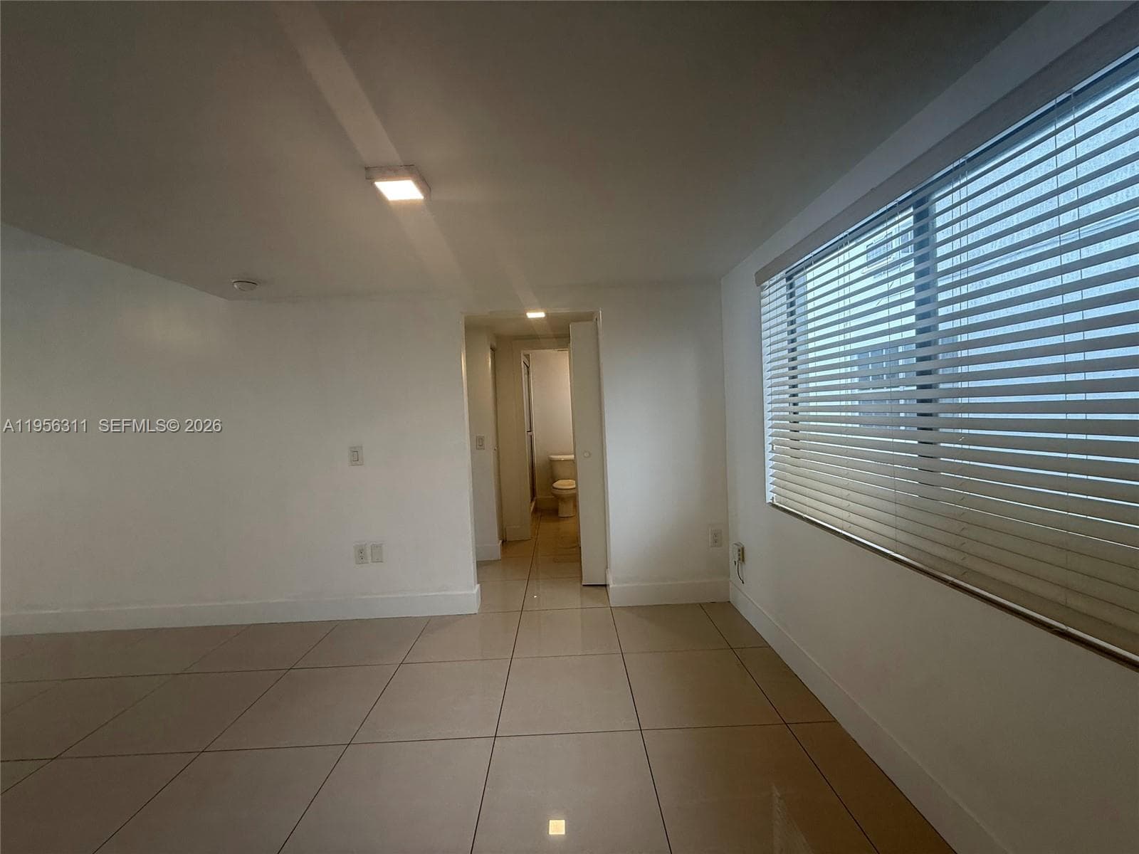 A11956311 — Miami Beach — 36