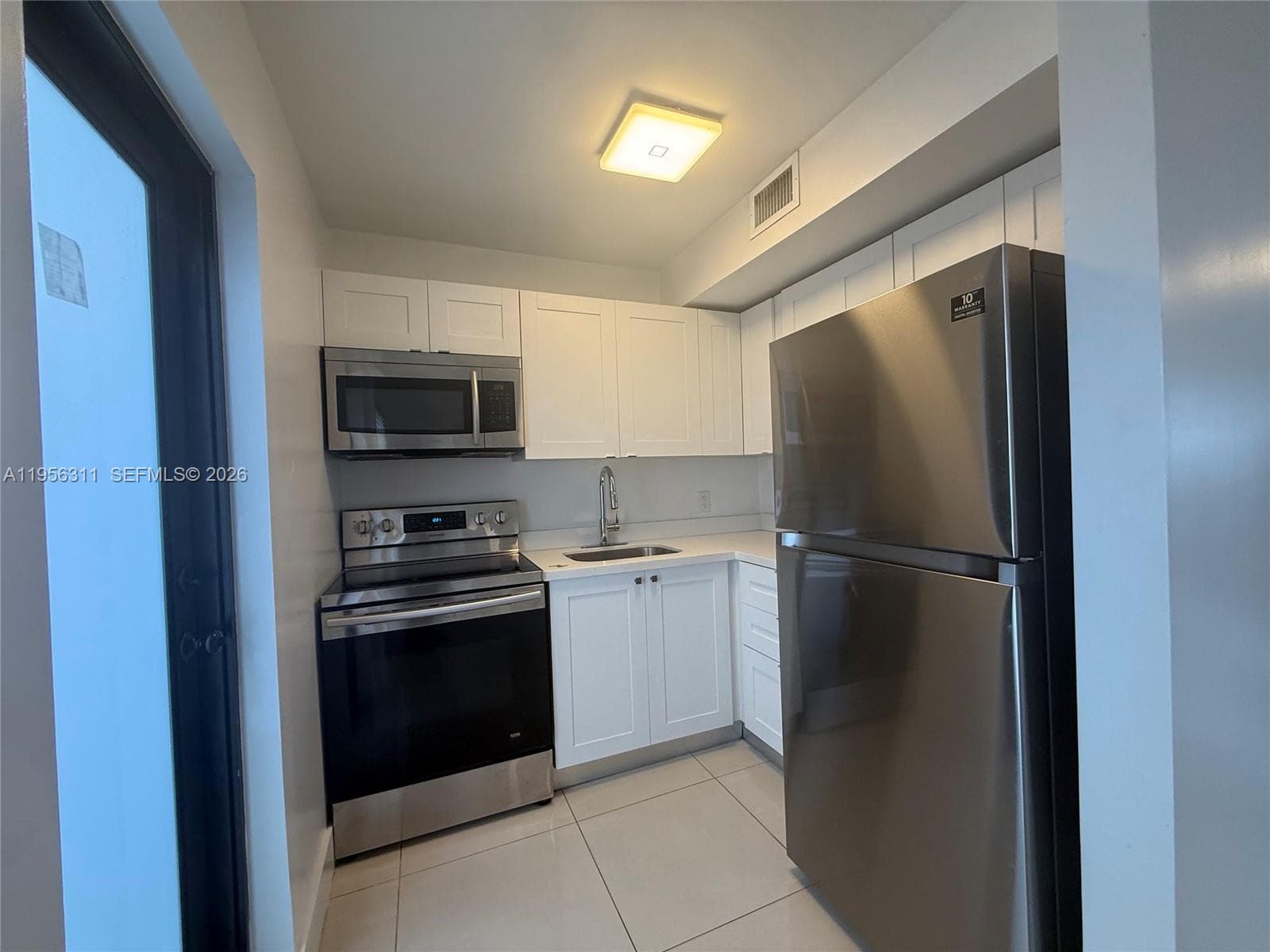 A11956311 — Miami Beach — 38