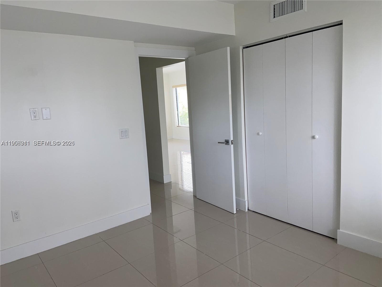 A11956311 — Miami Beach — 14