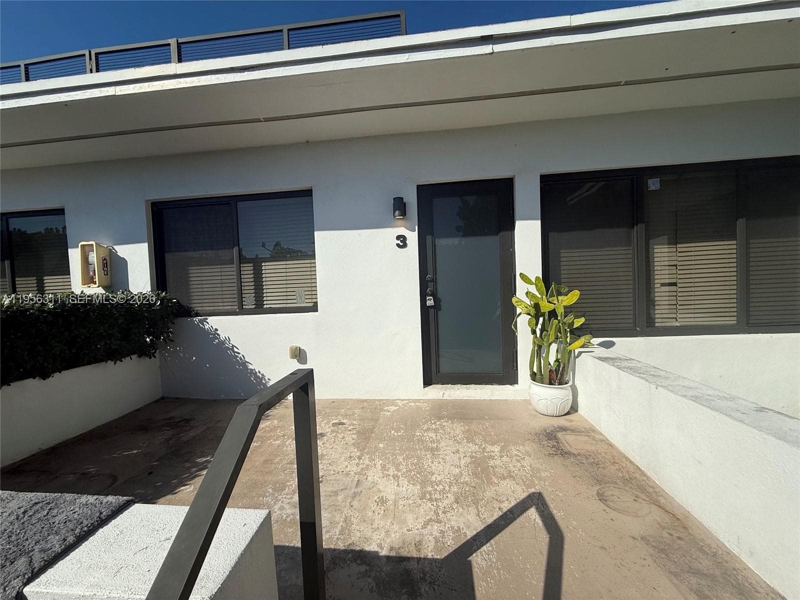 A11956311 — Miami Beach — 19