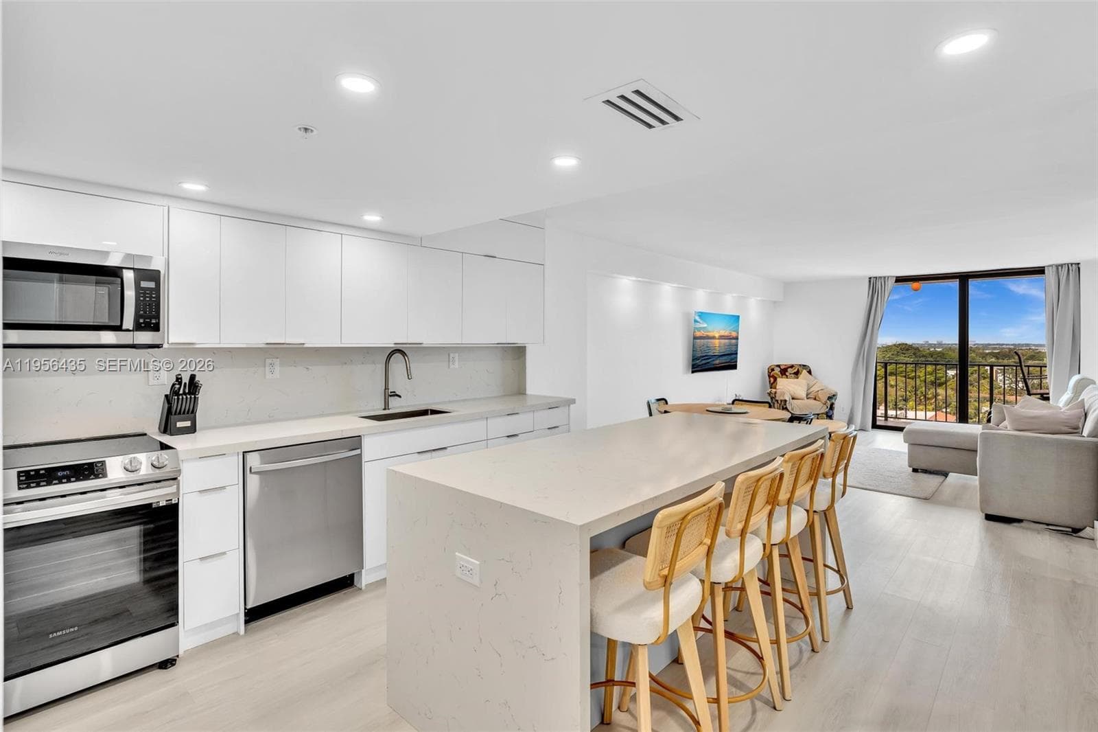 A11956435 — Miami Beach — 4