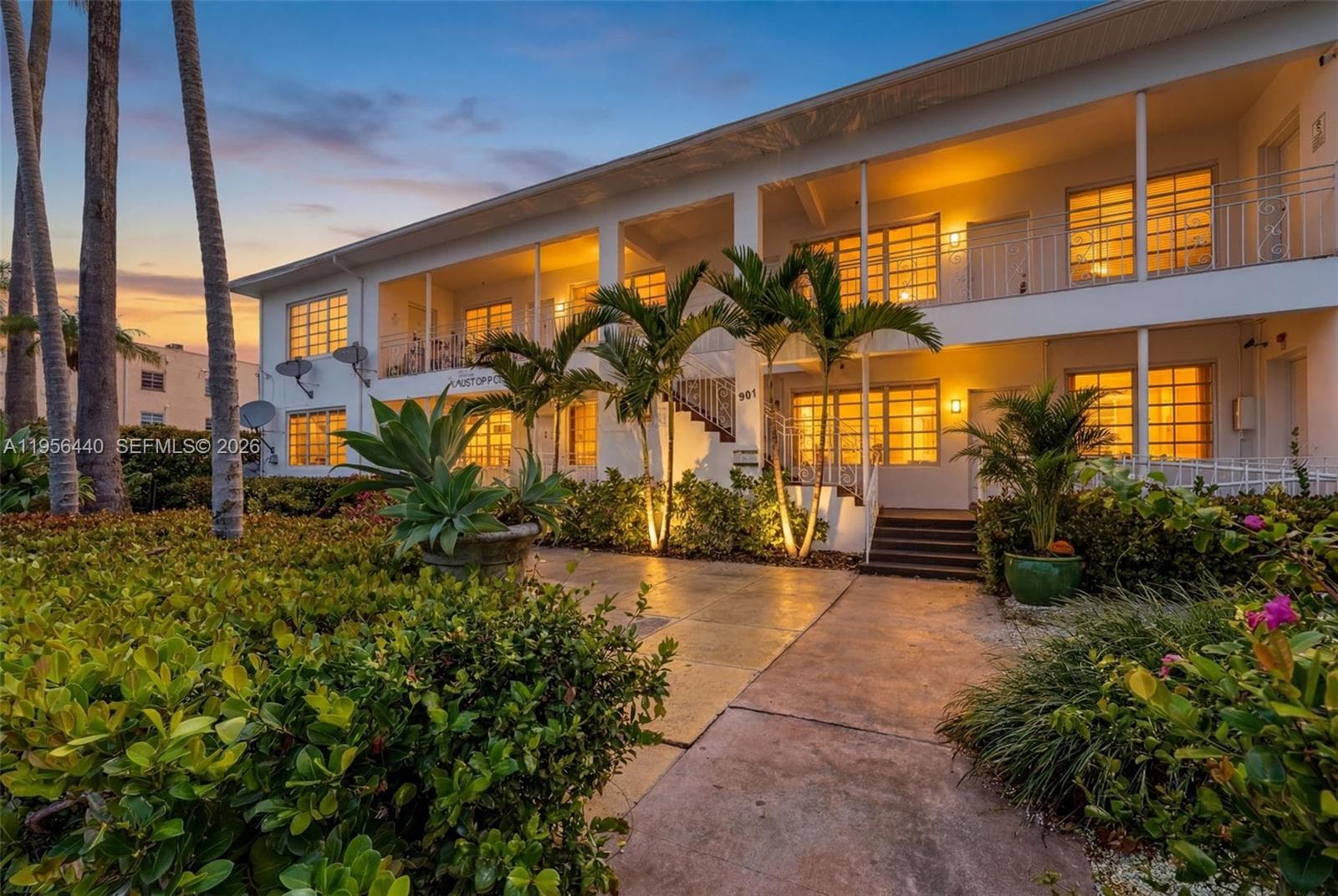 A11956440 — Miami Beach