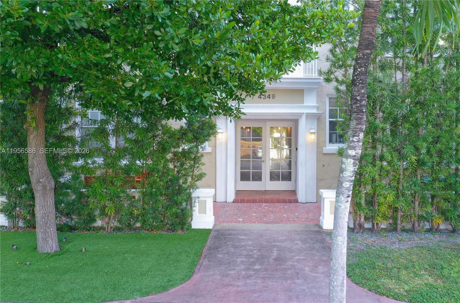 A11956586 — Miami Beach — 18