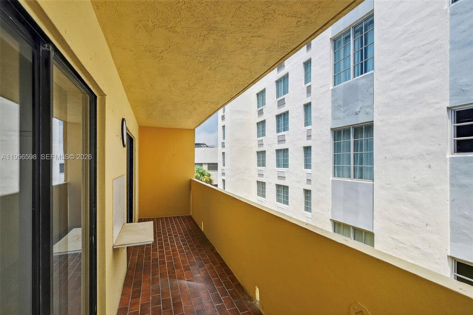 A11956598 — Miami Beach — 17