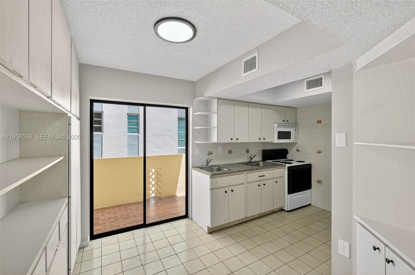 A11956598 — Miami Beach — 14