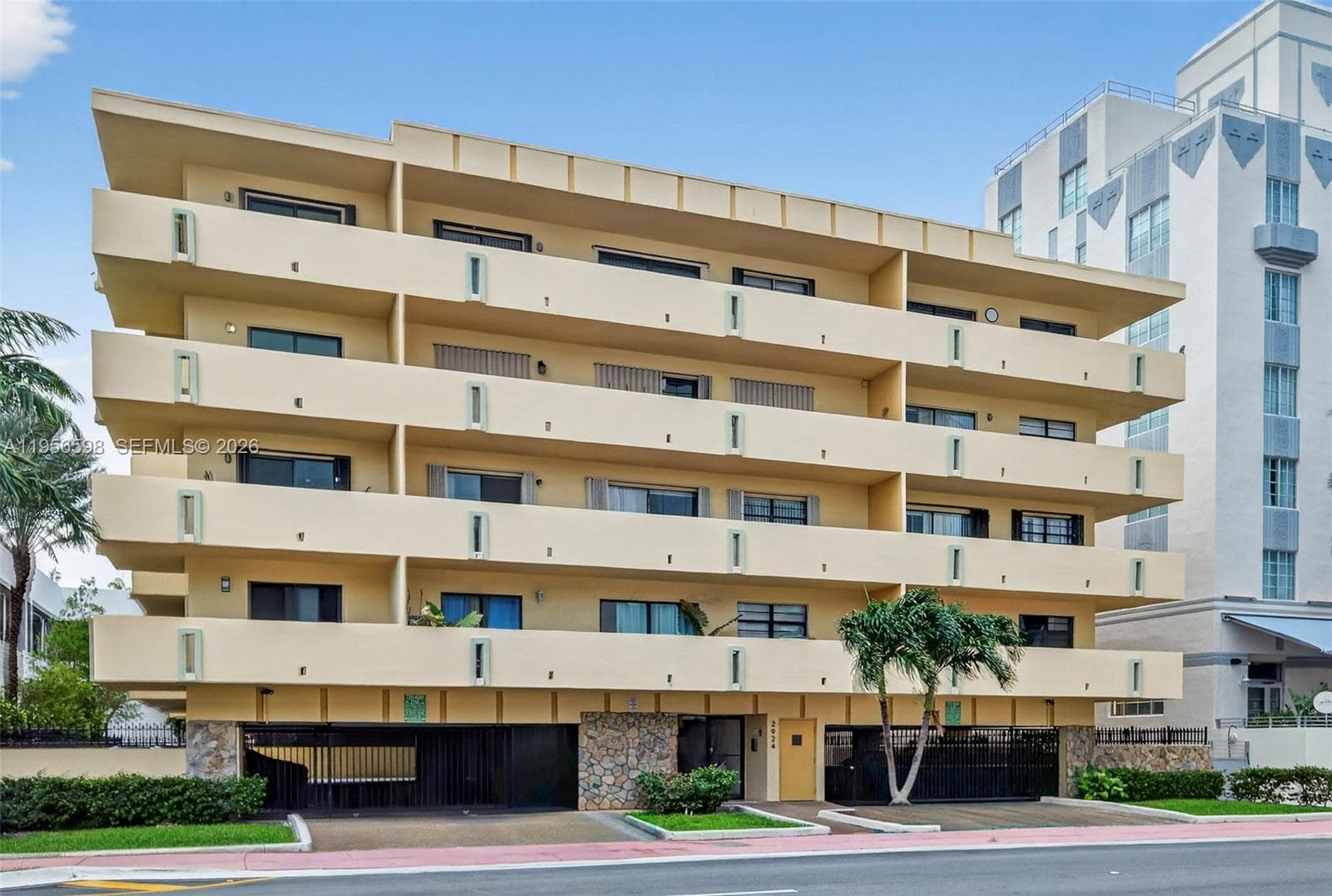 A11956598 — Miami Beach — 35