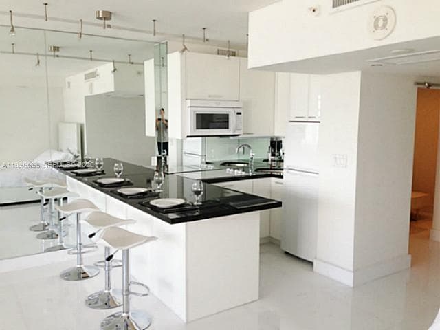 A11956655 — Miami Beach — 3